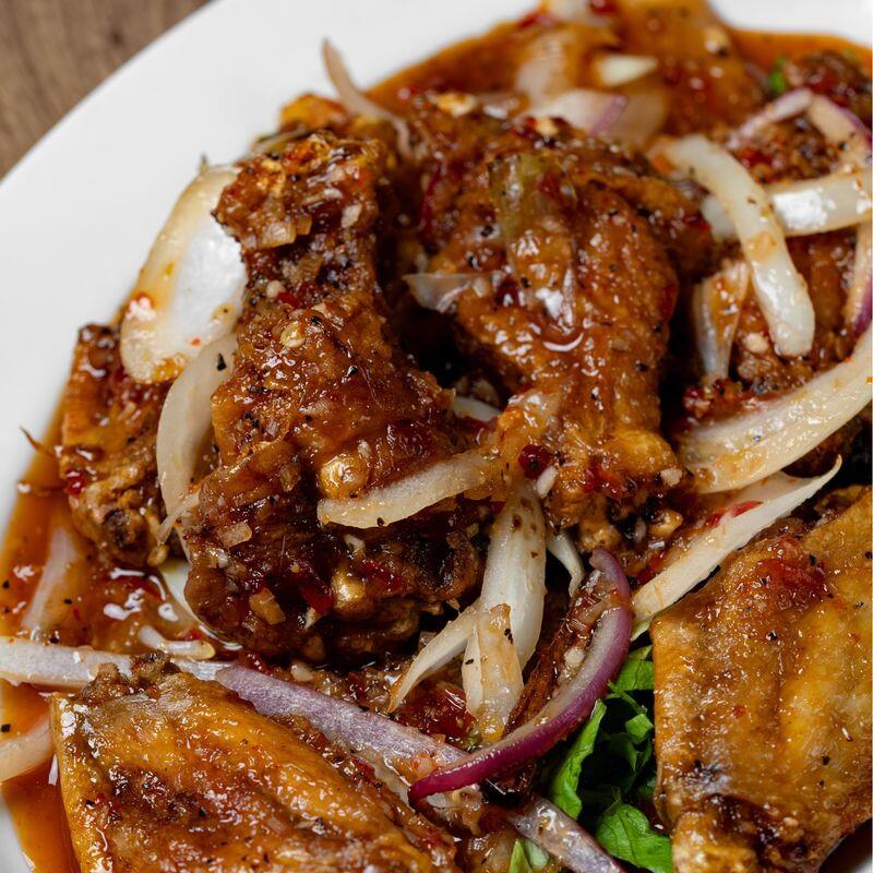 #21 CHICKEN WINGS IN FISH SAUCE (6 PCS)